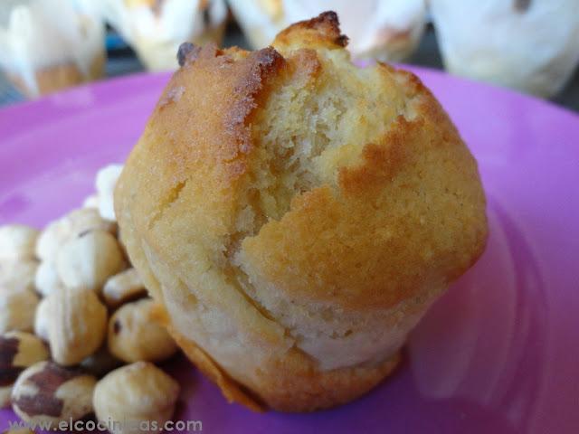 Muffins de plátanos y avellanas Muffins de plátanos y avellanas
