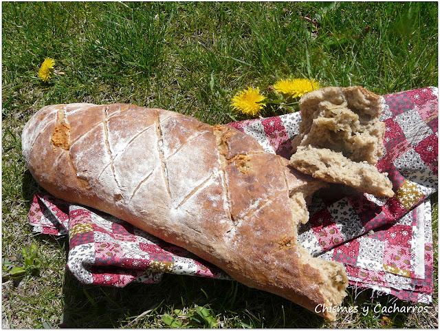 Pan de centeno con queso de Valdeón. Pan de centeno con queso de Valdeón.