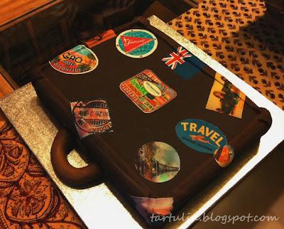 Tarta Maleta para un cumpleaños especial Tarta Maleta para un cumpleaños especial