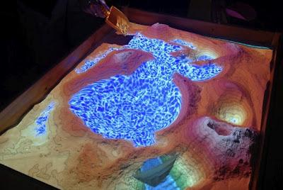 Kinect convierte un cajón de arena en un juego educativo