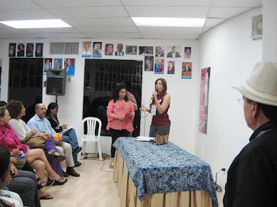 Jael Uribe recibe placa en clausura de XV Feria del Libro Jael Uribe recibe placa en clausura de XV Feria del Libro
