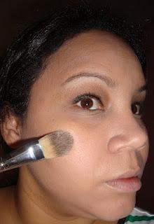 Cómo aplicar la base de maquillaje. Tips sencillos para lograr mejores resultados. Cómo aplicar la base de maquillaje. Tips sencillos para lograr mejores resultados.