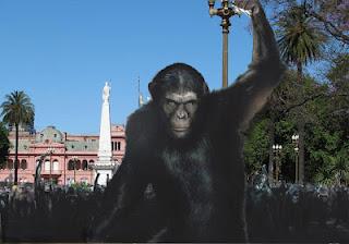 Mientras festejamos la conquista de derechos, los lectores de La Nación opinan desde las cavernas... Mientras festejamos la conquista de derechos, los lectores de La Nación opinan desde las cavernas...