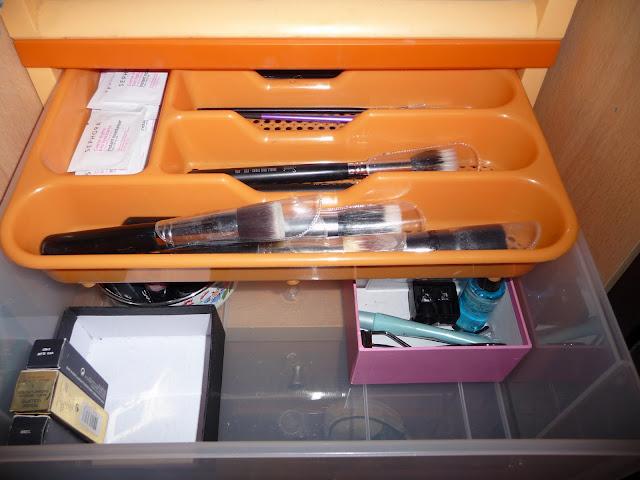 DIY/MANUALIDAD II: ORGANIZADOR DE MAQUILLAJE > CAJÓN-CORREDERA CON SEPARADORES