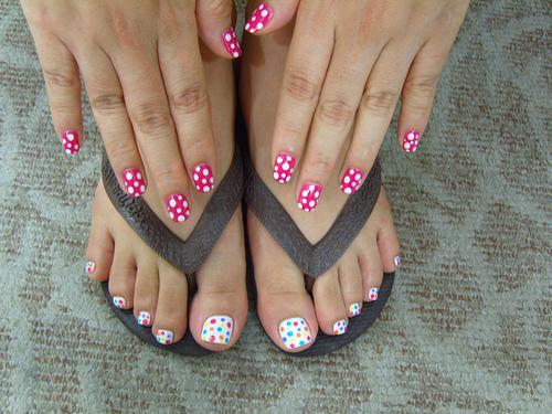 toe nails art designs pictures