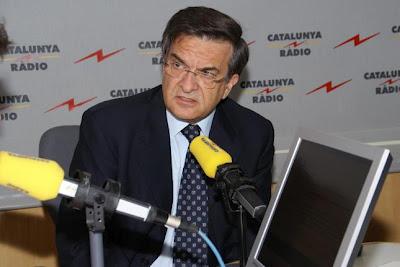 Bankia es asistida artificialmente, mientras sigue creciendo la generación perdida y Sol revienta en plena noche. Bankia es asistida artificialmente, mientras sigue creciendo la generación perdida y Sol revienta en plena noche.