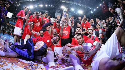 Printezis culmina una obra maestra de fe para coronar al Olympiacos como campeón de la Euroliga por segunda vez tras vencer a un CSKA incrédulo (61-62)
