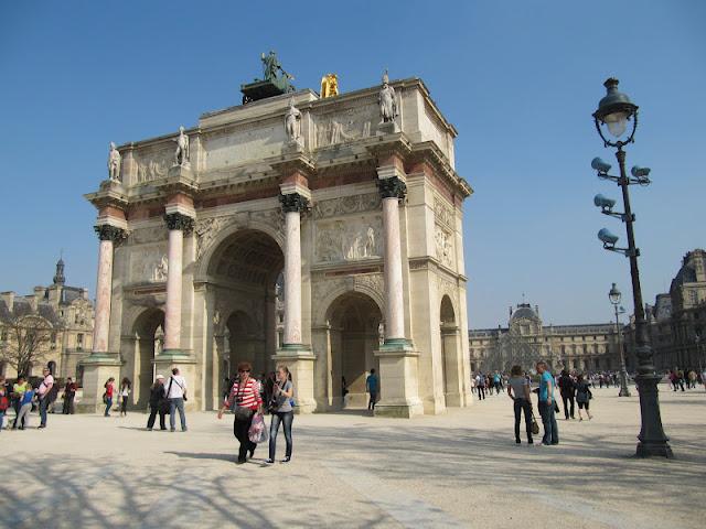 CALLEJEANDO EN PARIS 1: CHAMPS ELYSÉES, LES INVALIDES Y LES TUILERIES