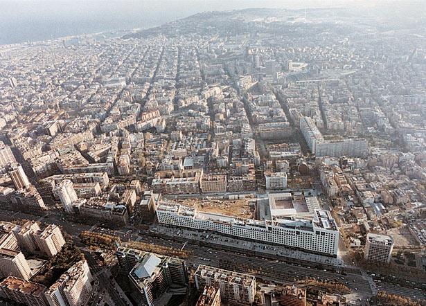 RAFAEL MONEO: DIÁLOGO CON LA HISTORIA