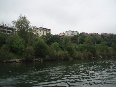 la arquitectura y el río