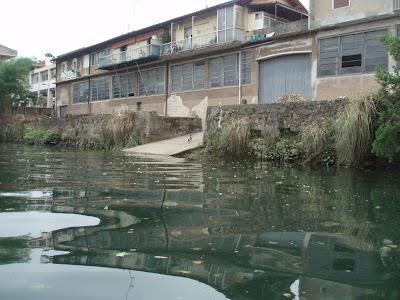 la arquitectura y el río