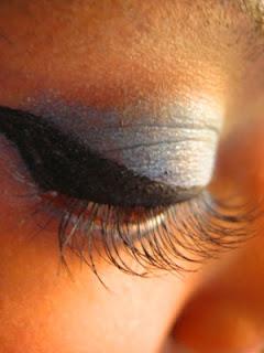 A causa del maquillaje una de cada cuatro mujeres sufre problemas en los ojos