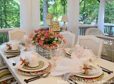 Una misma vajilla, dos decoraciones de mesa diferentes Una misma vajilla, dos decoraciones de mesa diferentes