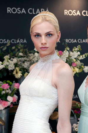 El modelo Andrej Pejic, fascinante novia para Rosa Clará