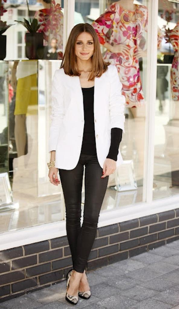 BLACK AND WHITE, YES PLEASE. BLACK AND WHITE, YES PLEASE.