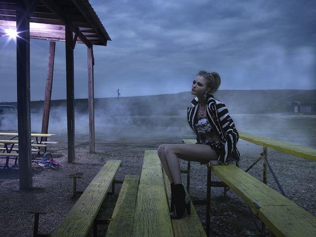 BLACK AND WHITE, YES PLEASE. BLACK AND WHITE, YES PLEASE.