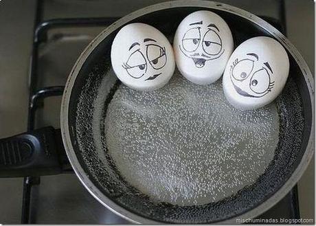 CUESTION DE HUEVOS CUESTION DE HUEVOS