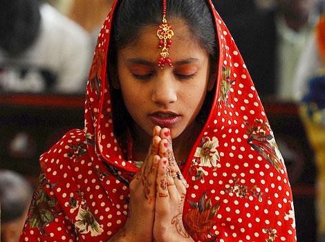 María, cristiana paquistaní de 14 años, ha sido secuestrada, violada, obligada a convertirse al islam y casada a la fuerza