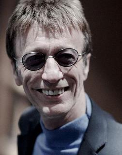 20120521164521-robin-gibb.solo.jpg