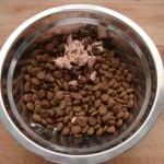 PetFoodAtun Los 7 trucos para que tu perro se coma las bolitas