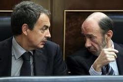 El PSOE, sin pedir perdón ni reconocer sus errores, necesita desterrar la memoria de Zapatero
