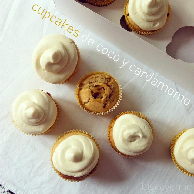 Cupcakes monistas de coco y cardamomo