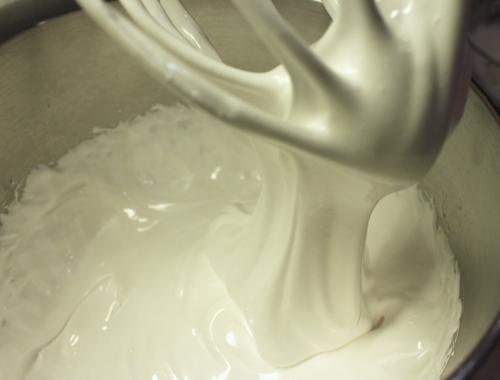 batiendo-2 Receta: nubes blancas