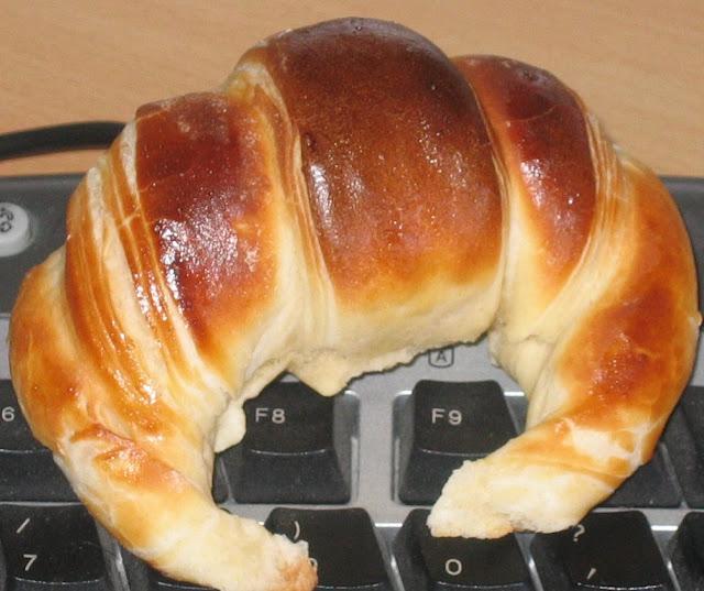 Croissant fácil con hojaldre comprado - Medialunas Croissant fácil con hojaldre comprado - Medialunas