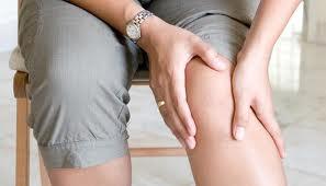 Dolor en la rodilla, una plaga para mujeres de más de 50 años