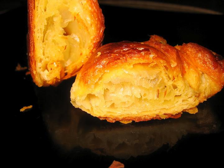 Croissant de Pierre Herme Croissant de Pierre Herme