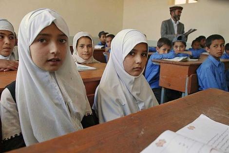 Al menos 40 estudiantes afganas han sido envenenadas