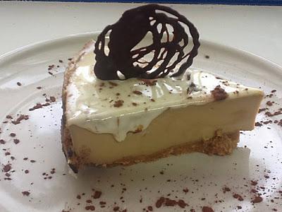 TARTA BOMBON DE BAILEYS CON CHOCOLATE BLANCO