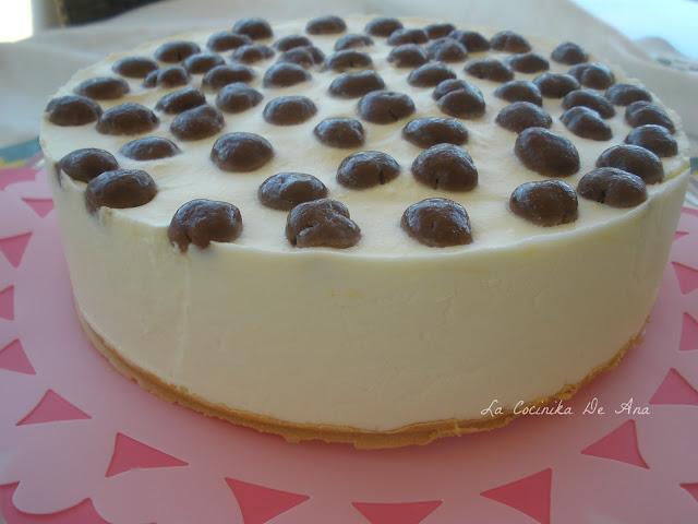 Tarta helada de mousse de vainilla Tarta helada de mousse de vainilla