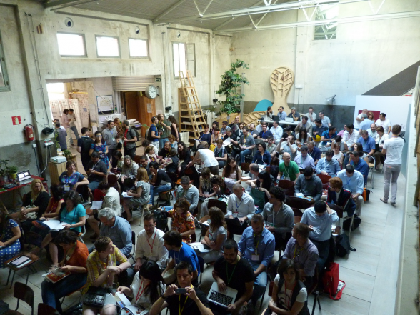 Es domingo y estoy en Madrid. Ayer clausuramos la Coworking Spain Conference, donde hemos asistido más de 150 personas de todo el país, y del resto de