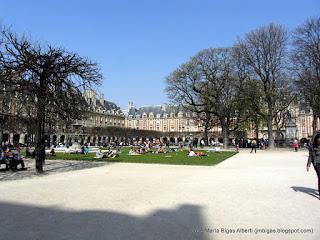 Un Paseo por el Marais de París Un Paseo por el Marais de París