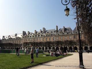Un Paseo por el Marais de París Un Paseo por el Marais de París