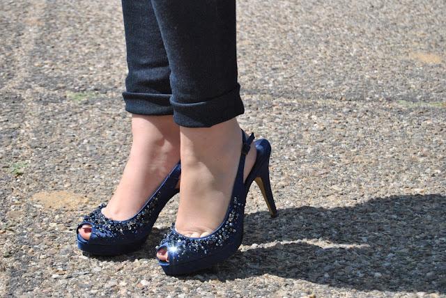 Walk like an egyptian Walk like an egyptian