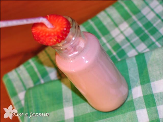 Batido de yogur con fresas Batido de yogur con fresas