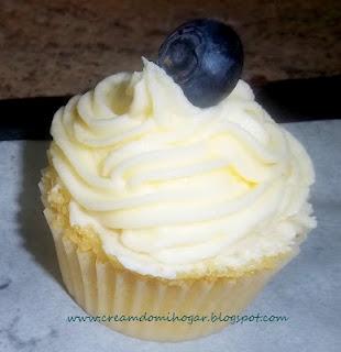 Cupcakes de naranja con buttercream.