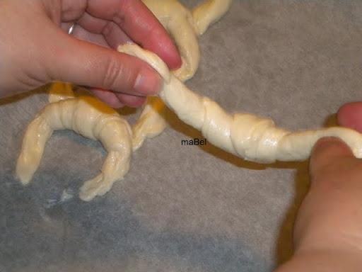 Medialunas de grasa y churrinches fáciles Medialunas de grasa y churrinches fáciles