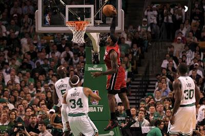 LeBron se come a los Boston (79-98)