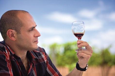 Beber moderadamente podría ayudar a los hombres tras un ataque al corazón Beber moderadamente podría ayudar a los hombres tras un ataque al corazón