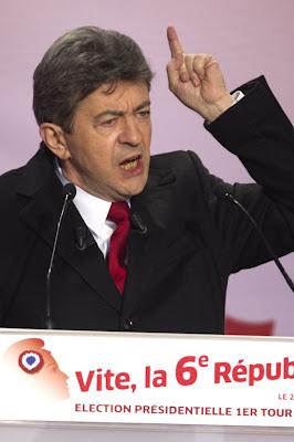 Mientras en Francia se celebran las elecciones generales, los hombres de negro llegan a España. Mientras en Francia se celebran las elecciones generales, los hombres de negro llegan a España.