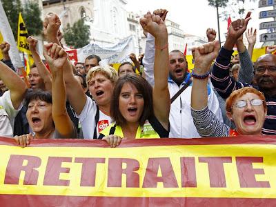 Mientras en Francia se celebran las elecciones generales, los hombres de negro llegan a España. Mientras en Francia se celebran las elecciones generales, los hombres de negro llegan a España.