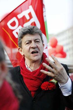 Mientras en Francia se celebran las elecciones generales, los hombres de negro llegan a España. Mientras en Francia se celebran las elecciones generales, los hombres de negro llegan a España.