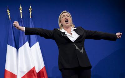 Mientras en Francia se celebran las elecciones generales, los hombres de negro llegan a España. Mientras en Francia se celebran las elecciones generales, los hombres de negro llegan a España.