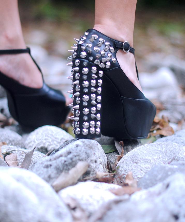 Studded shoes at fashion blog in Mexico, by Mónica Sors