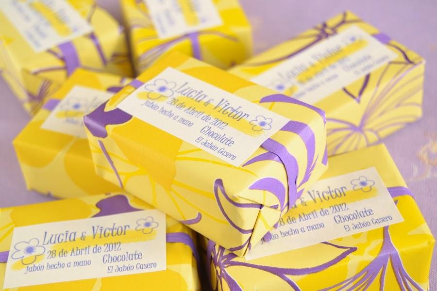 Detalles luminosos, jabones de Chocolate Detalles luminosos, jabones de Chocolate
