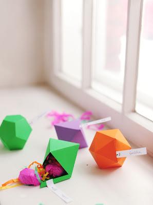 Diy y plantilla gratis: Cajas-polieadros para los regalos Diy y plantilla gratis: Cajas-polieadros para los regalos