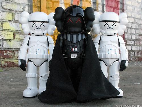 El rallador de queso electríco Kaws Darth Vader x Stormtrooper